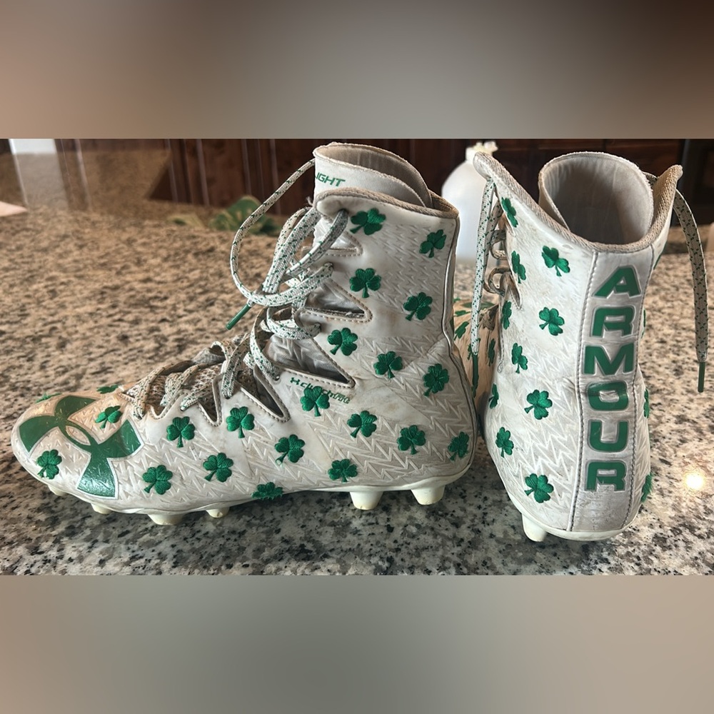 Under Armour Clover Leaf Football Cleats